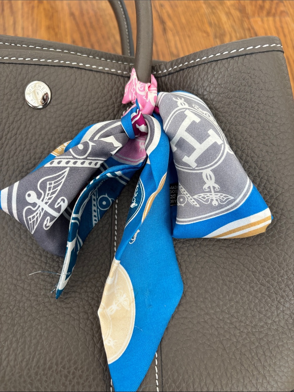 Hermes Gray Pebbled Leather Tote with Blue Accent Scarf - Picture 3 of 9
